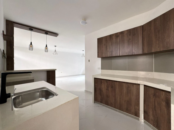 Casa en venta con flujo de ingresos garantizafos en Cajamarca. Ubicación premium cerca de la UPN y centros comerciales.