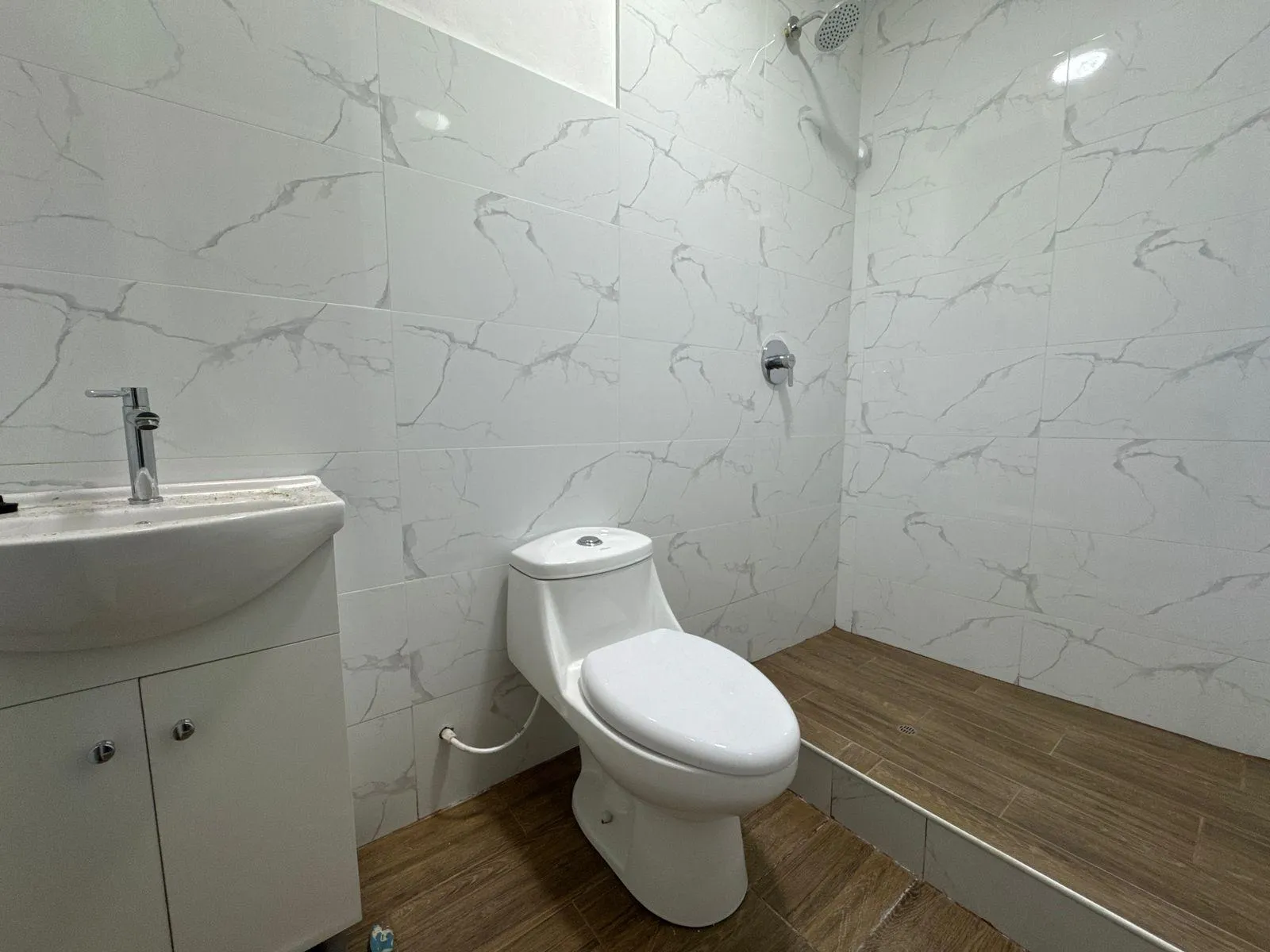 Casa de Inversión en Cajamarca | Ingresos garantizados Casa en venta con flujo de ingresos garantizafos en Cajamarca. Ubicación premium cerca de la UPN y centros comerciales.