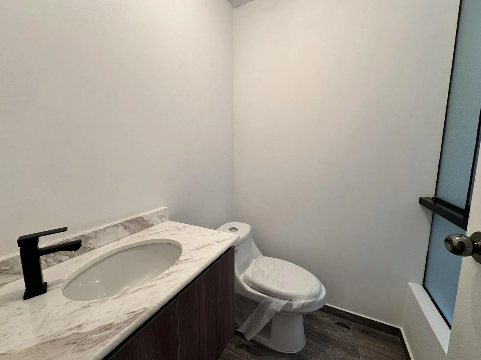 Departamento en Baños del Inca | 1er Piso + 3 Dormitorios Departamento en Venta en primer piso en Baños del Inca, Cajamarca. 3 dormitorios, 120 m² y acabados premium. ¡Visítalo hoy!