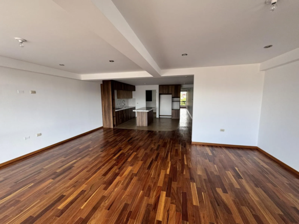 Departamento en venta a 300 m de las termas de Baños del Inca. 3 dormitorios, diseño moderno y acabados premium. ¡Inversión en zona turística!