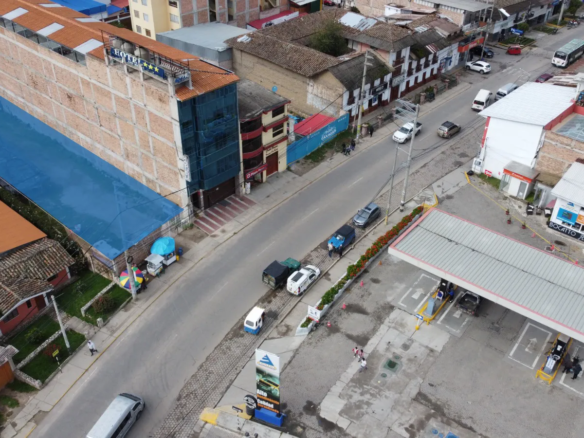 Lote de 1,200 m² en venta en Baños del Inca, Cajamarca. Ubicación estratégica cerca de aguas termales con alto potencial turístico.