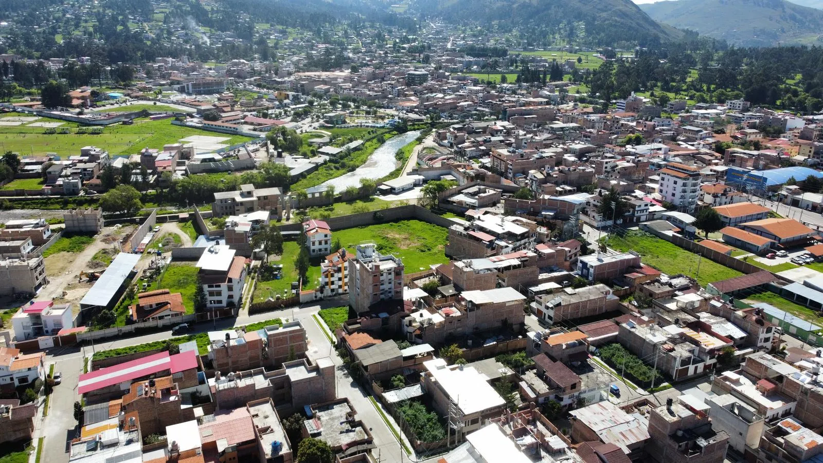 Terreno Urbano en Venta en Baños del Inca, Cajamarca Terreno Urbano en venta en Baños del Inca, Cajamarca. ✅Ubicación estratégica cerca de servicios, ideal para proyecto residencial o comercial.