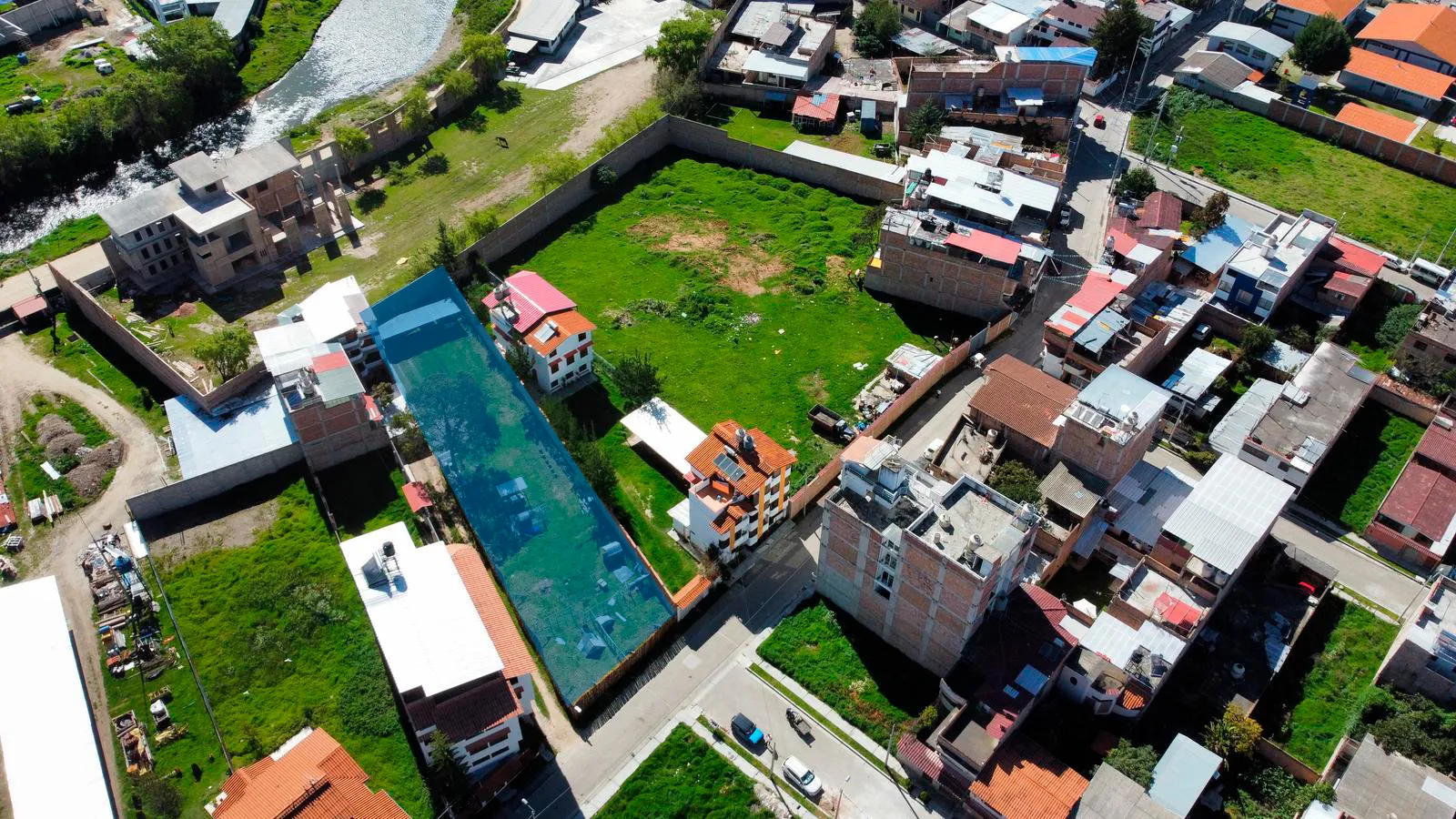Terreno Urbano en Venta en Baños del Inca, Cajamarca Terreno Urbano en venta en Baños del Inca, Cajamarca. ✅Ubicación estratégica cerca de servicios, ideal para proyecto residencial o comercial.