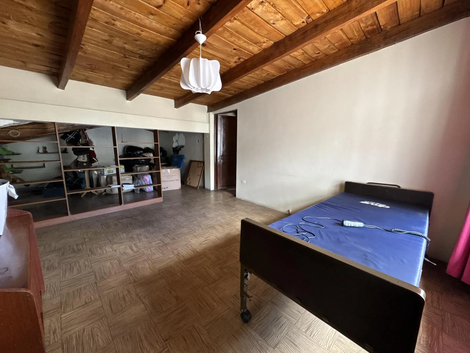 Casa en Venta en Illimani, Cajamarca Amplia casa en venta en Illimani, Cajamarca. Terreno de 1050 m² con jardín, cerca del puente amarillo. ¡Oportunidad única para familias!