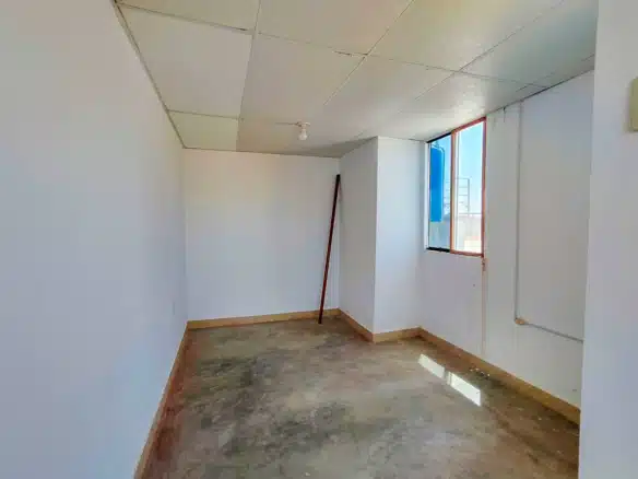 Casa en venta en San Pedro de Lloc, a 1 cuadra de la plaza. Ideal para familia o negocio. Excelente ubicación céntrica. ¡Contáctanos!