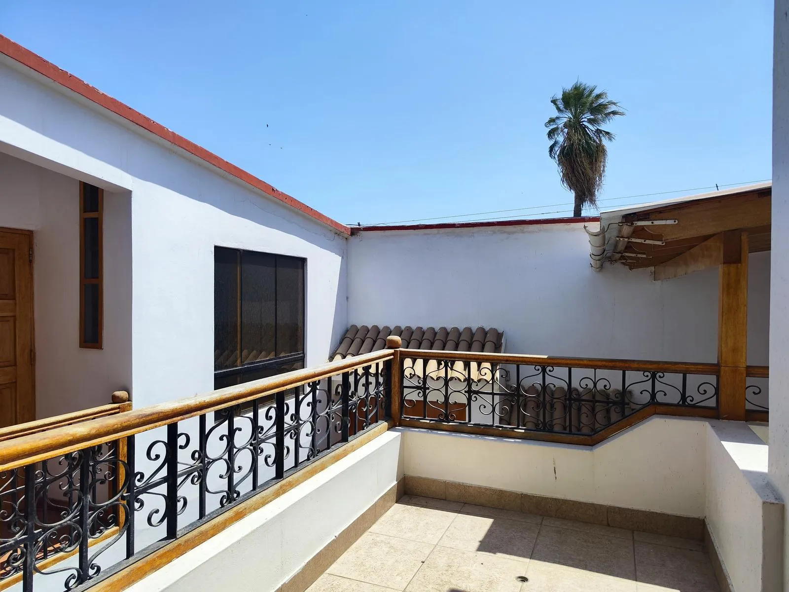 Casa en venta en San Pedro de Lloc, a 1 cuadra de la plaza. Ideal para familia o negocio. Excelente ubicación céntrica. ¡Contáctanos!