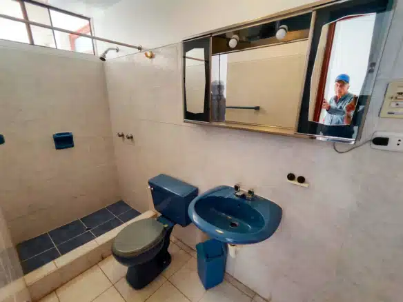 Casa en venta en San Pedro de Lloc, a 1 cuadra de la plaza. Ideal para familia o negocio. Excelente ubicación céntrica. ¡Contáctanos!