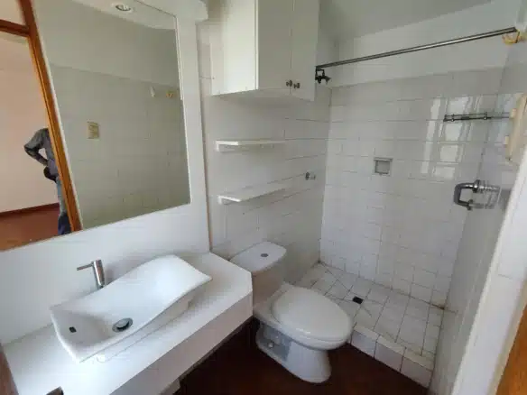 Casa en venta en San Pedro de Lloc, a 1 cuadra de la plaza. Ideal para familia o negocio. Excelente ubicación céntrica. ¡Contáctanos!