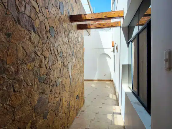 Casa en venta en San Pedro de Lloc, a 1 cuadra de la plaza. Ideal para familia o negocio. Excelente ubicación céntrica. ¡Contáctanos!