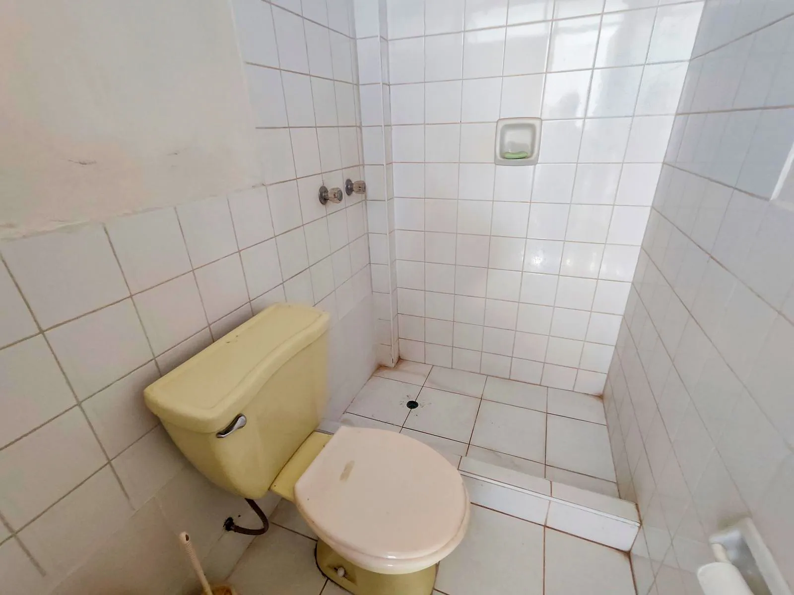 Casa en venta en San Pedro de Lloc, a 1 cuadra de la plaza. Ideal para familia o negocio. Excelente ubicación céntrica. ¡Contáctanos!