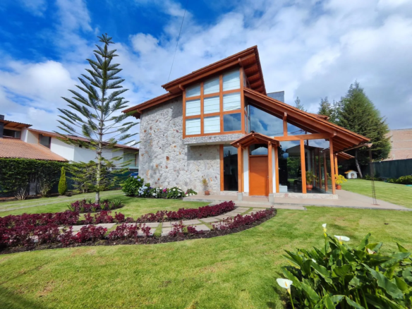 Casa amoblada en alquiler en El Cerrillo Cajamarca. ✅ 3 habitaciones, zona tranquila y segura. Reserva ahora