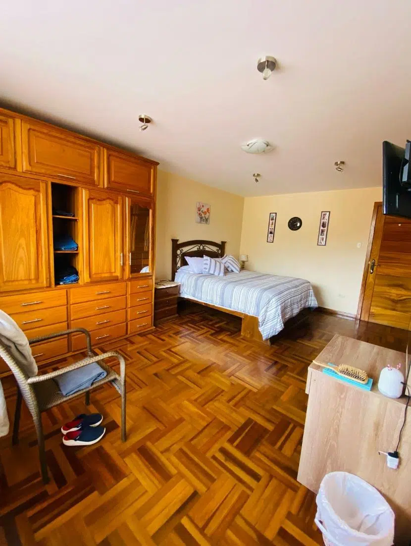 Casa en alquiler en Inca Yupanqui, Baños del Inca. 500 m², 5 dormitorios, pozos termales y cochera para 4 autos. ¡Ideal para vivir con confort!