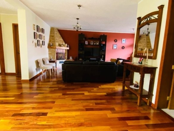 Casa en alquiler en Inca Yupanqui, Baños del Inca. 500 m², 5 dormitorios, pozos termales y cochera para 4 autos. ¡Ideal para vivir con confort!