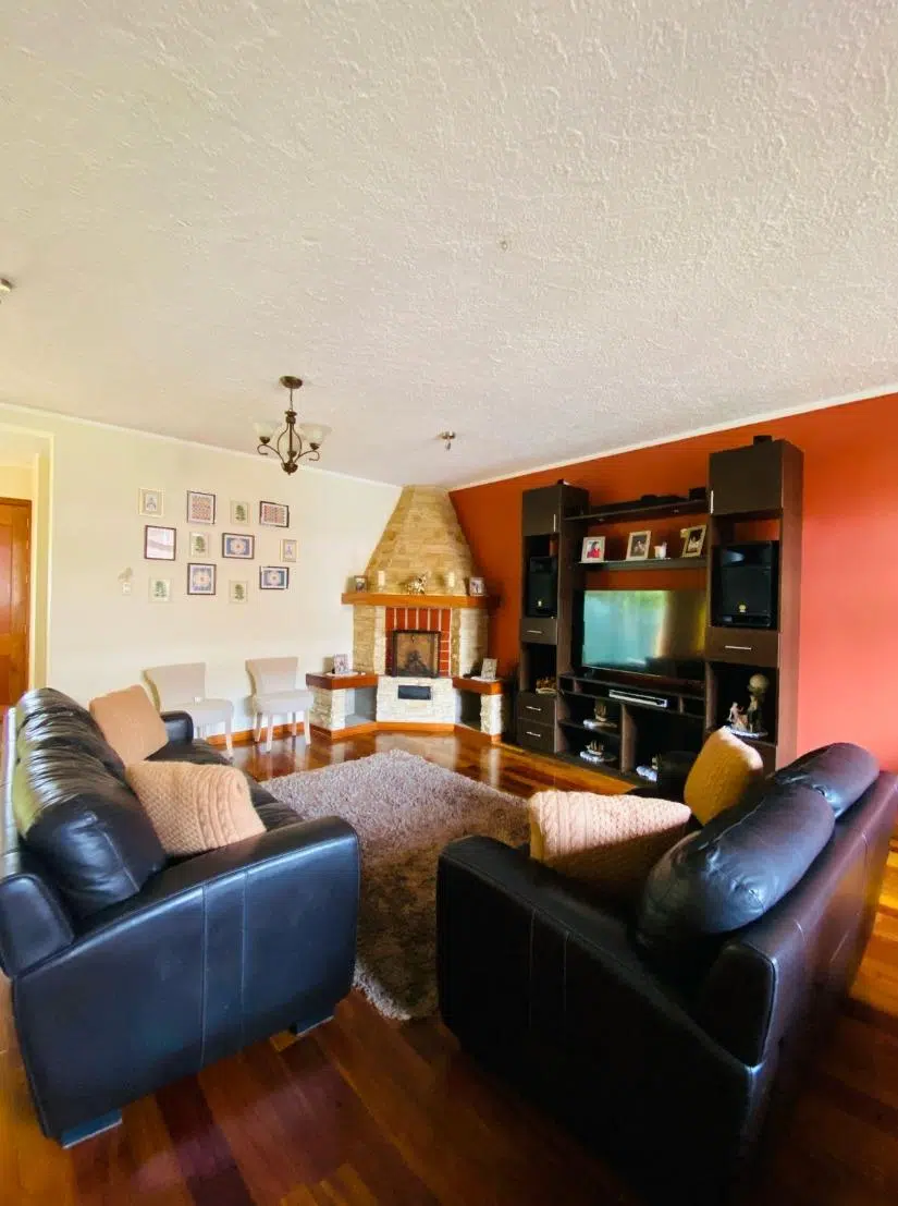 Casa en alquiler en Inca Yupanqui, Baños del Inca. 500 m², 5 dormitorios, pozos termales y cochera para 4 autos. ¡Ideal para vivir con confort!