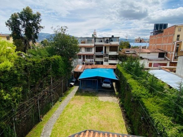 Casa en alquiler en Inca Yupanqui, Baños del Inca. 500 m², 5 dormitorios, pozos termales y cochera para 4 autos. ¡Ideal para vivir con confort!