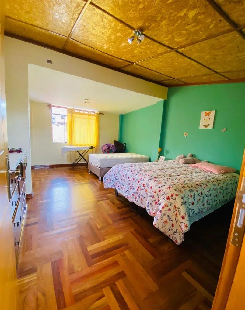 Casa en alquiler en Inca Yupanqui, Baños del Inca. 500 m², 5 dormitorios, pozos termales y cochera para 4 autos. ¡Ideal para vivir con confort!