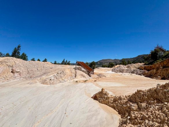 Terreno en venta en Namora, Cajamarca. 134,366 m² con vista panorámica, ideal para ecoturismo, cantera o proyectos industriales. Oportunidad de inversión.