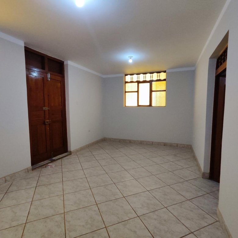 Habitaciones en alquiler en Jr. Guadalupe, Cajamarca. 45 m², servicios incluidos y ubicación a 3 min de la Plaza de Armas. ¡Ideal para ti!