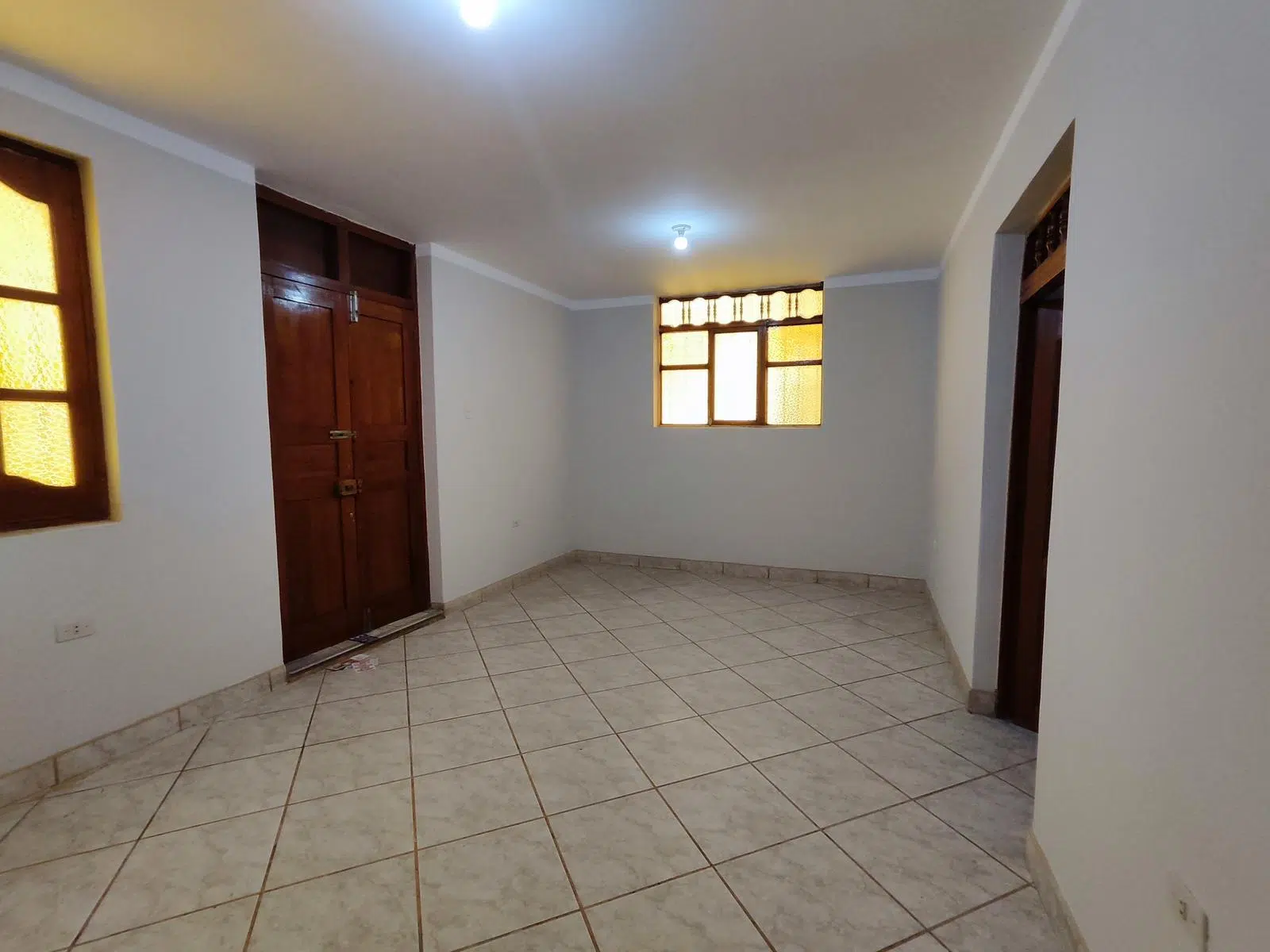 Habitaciones en alquiler en Jr. Guadalupe, Cajamarca. 45 m², servicios incluidos y ubicación a 3 min de la Plaza de Armas. ¡Ideal para ti!