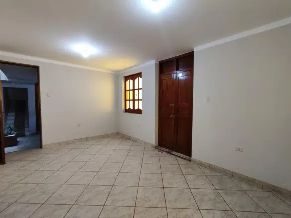 Habitaciones en alquiler en Jr. Guadalupe, Cajamarca. 45 m², servicios incluidos y ubicación a 3 min de la Plaza de Armas. ¡Ideal para ti!