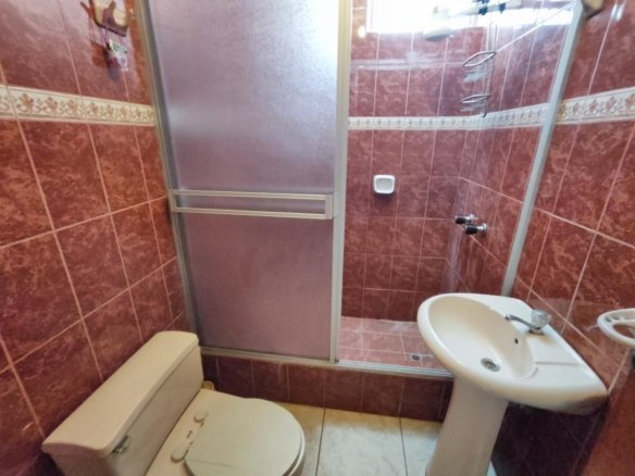 Habitaciones en alquiler en Jr. Guadalupe, Cajamarca. 45 m², servicios incluidos y ubicación a 3 min de la Plaza de Armas. ¡Ideal para ti!