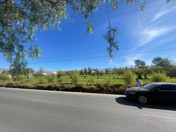 Amplio terreno en venta en Av. Atahualpa, Cajamarca. 44,064 m² ideales para proyectos comerciales, residenciales o turísticos. Inversión estratégica.