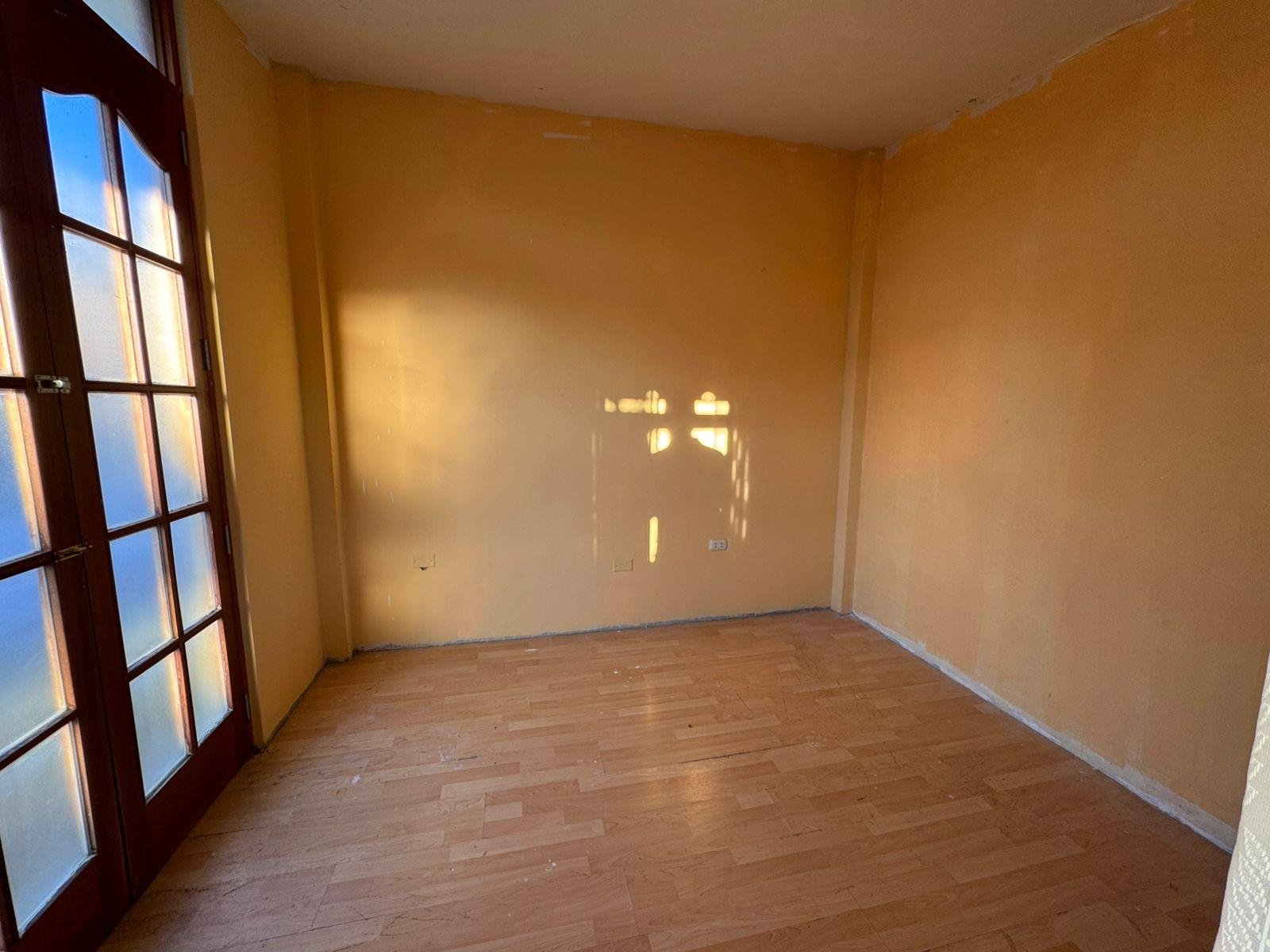 Casa en Alquiler Baños del Inca Cajamarca | 3 pisos Casa en alquiler en Baños del Inca, Cajamarca. 3 pisos, jardín, cochera, 5 dormitorios y excelente ubicación. ¡Ideal para familias y profesionales!