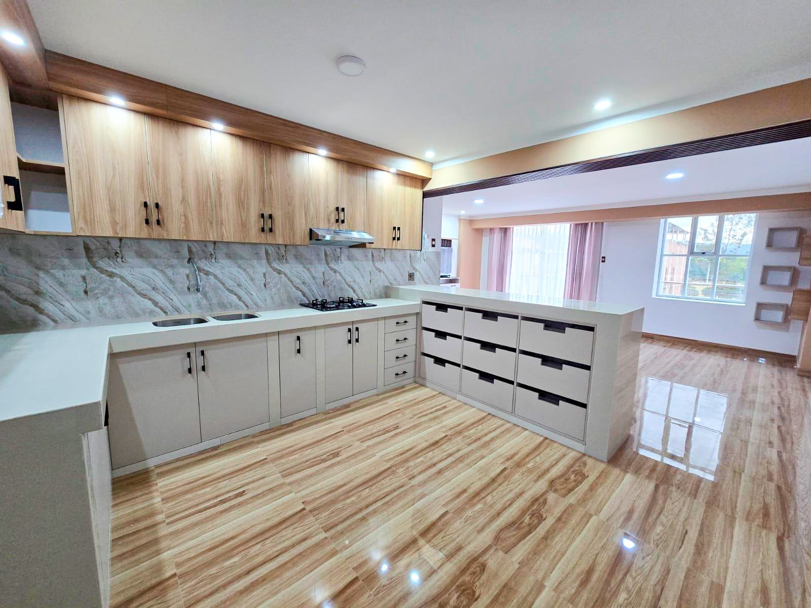 Departamento en Alquiler en Av. La Cantuta, Cajamarca. 3 dormitorios, 110 m² y balcón con vista. Ideal para familias o profesionales.