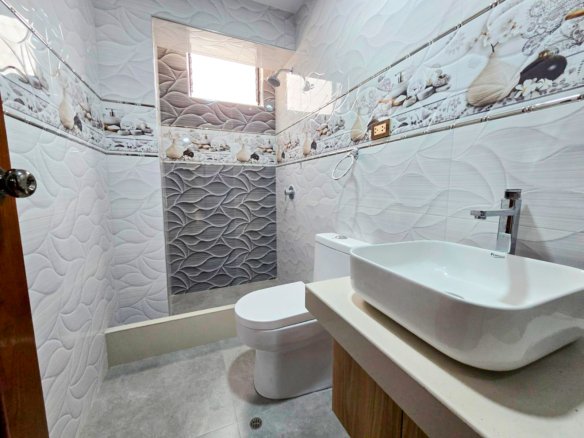 Departamento en Alquiler en Av. La Cantuta, Cajamarca. 3 dormitorios, 110 m² y balcón con vista. Ideal para familias o profesionales.