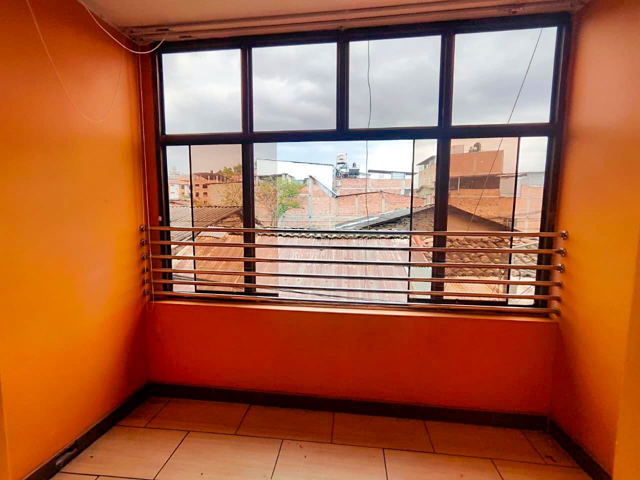 Departamento en Alquiler céntrico en Cajamarca, Jr. Ayacucho. 2 dormitorios, 2 baños, 90 m². ¡Oportunidad única por S/ 850!