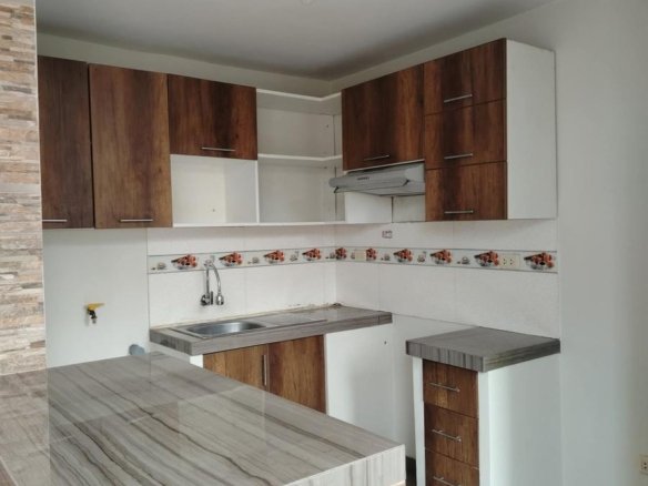 Departamento en venta reformado en Trujillo, a solo una cuadra del Óvalo Papal. 3 dormitorios, 2 baños. ¡Listo para habitar e invertir!