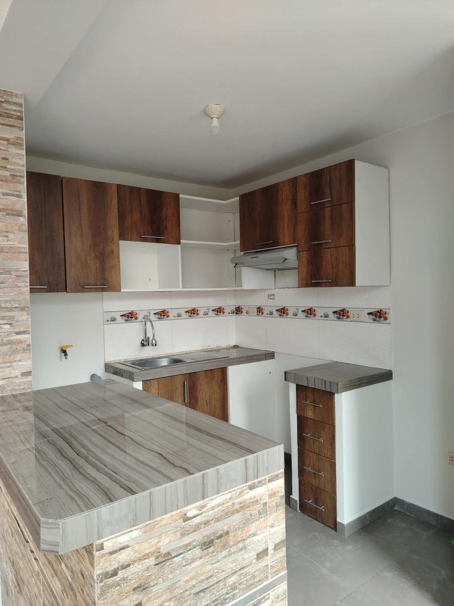 Departamento en venta reformado en Trujillo, a solo una cuadra del Óvalo Papal. 3 dormitorios, 2 baños. ¡Listo para habitar e invertir!