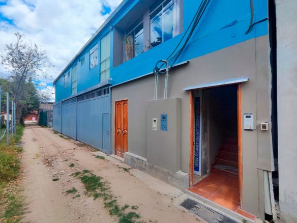 Invierte en un local comercial en venta moderno en Av. Hoyos Rubio, Cajamarca. 443 m², 2 niveles, alta visibilidad y potencial comercial.